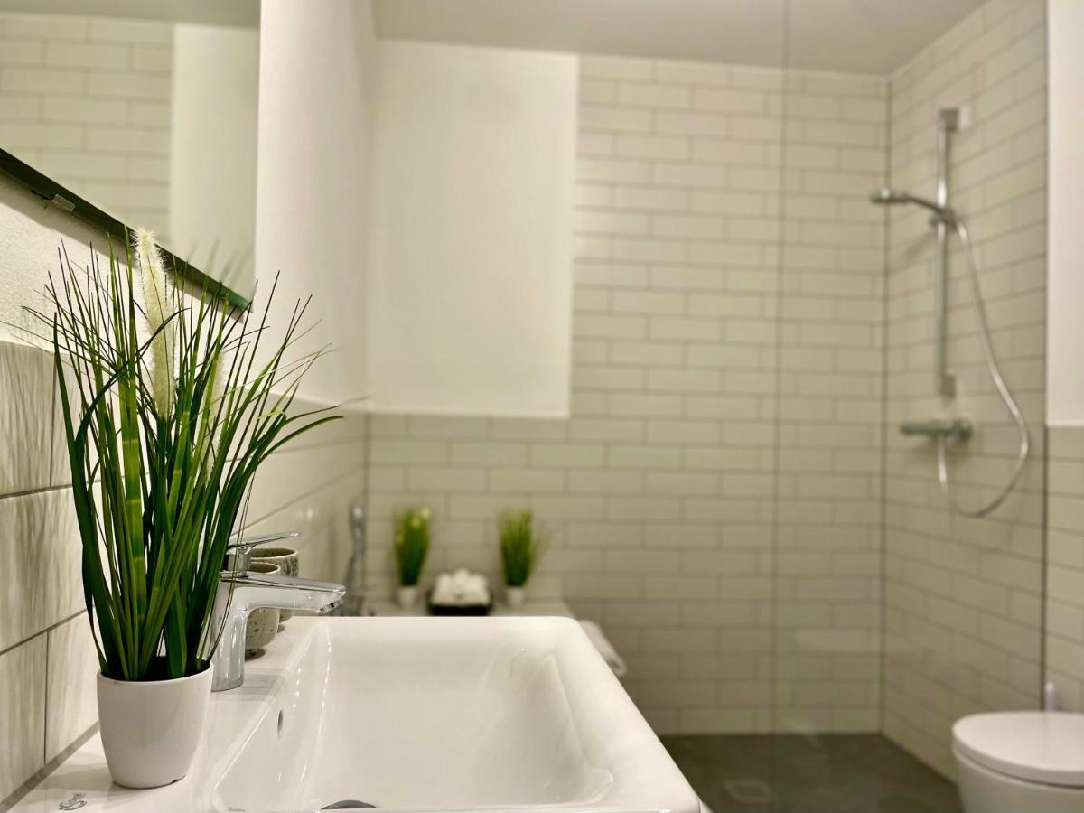 Апартаменты Voh Super Exklusives Loft, Zentral, Smart-Tv, Parkplatz Фоэнштраус Экстерьер фото